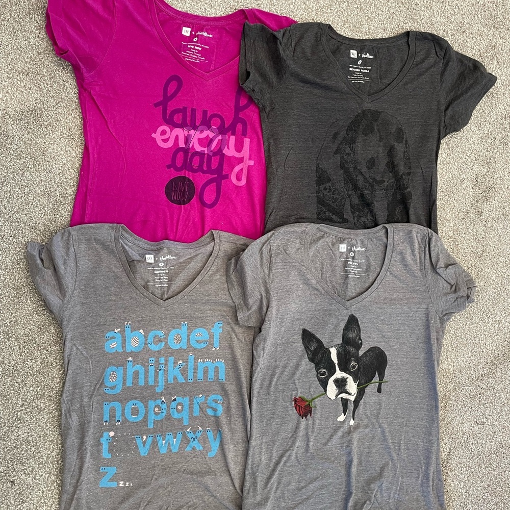GAP Graphic T-Shirts in Pink and Gray